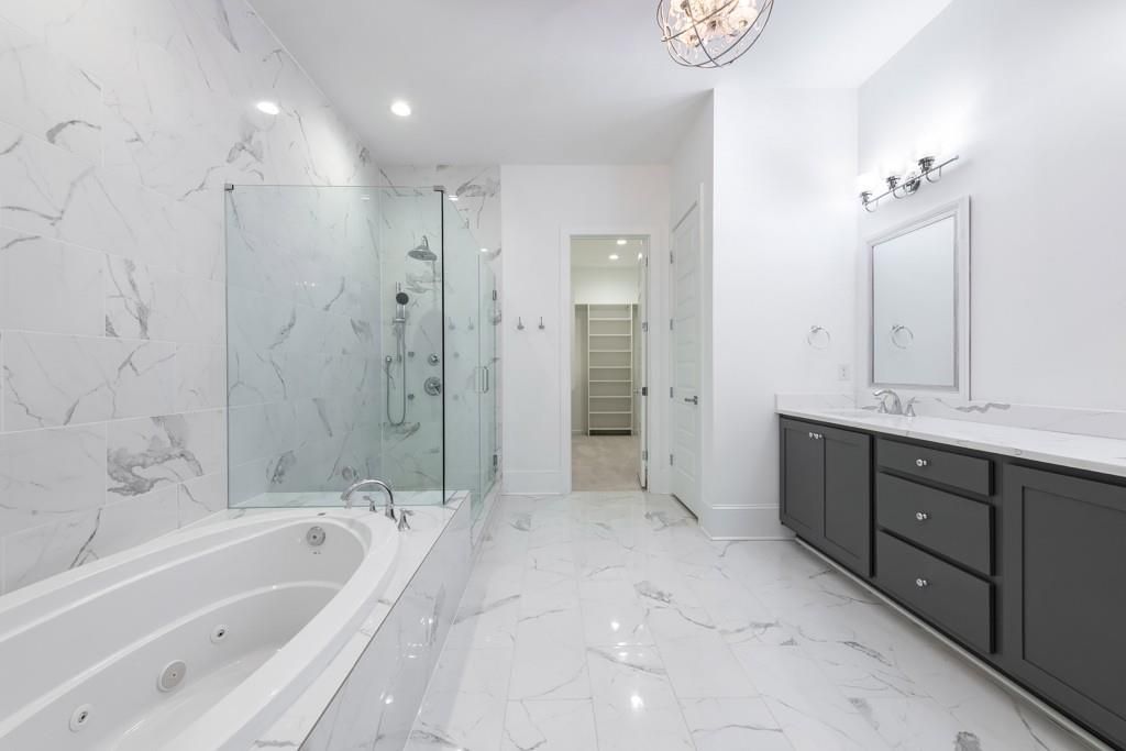 Image 19 of property listing at 1099 Briar Cove Circle, Atlanta, GA 30329