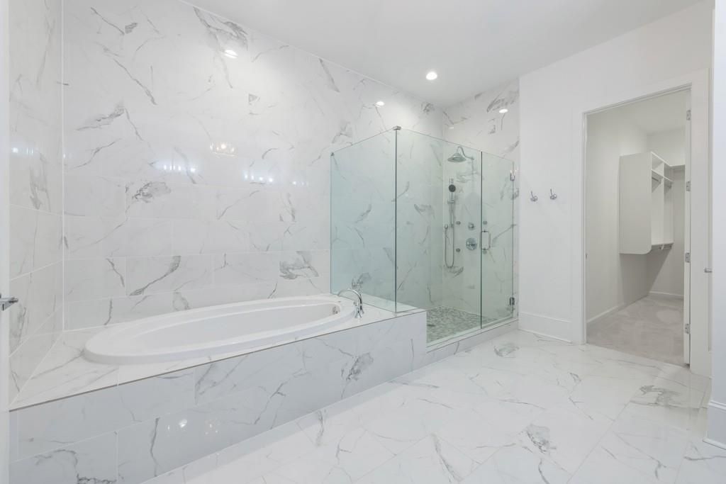 Image 20 of property listing at 1099 Briar Cove Circle, Atlanta, GA 30329