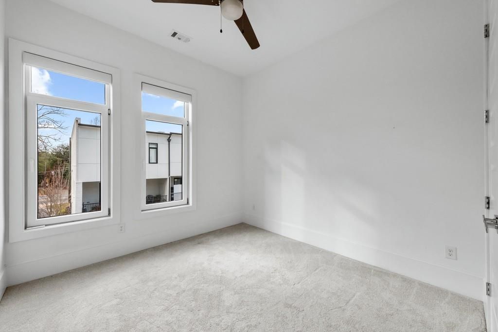 Image 24 of property listing at 1099 Briar Cove Circle, Atlanta, GA 30329