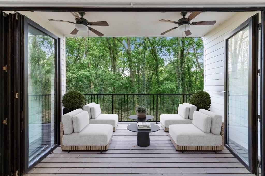 Image 3 of property listing at 1099 Briar Cove Circle, Atlanta, GA 30329