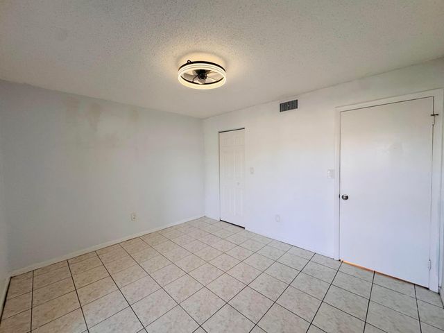 809 NE 199th Street 105-7, Miami, FL 33179