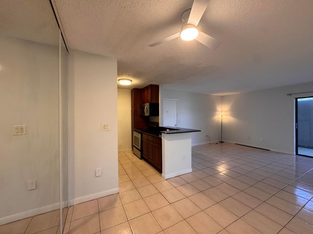 809 NE 199th Street 105-7, Miami, FL 33179