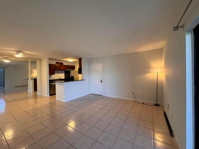 809 NE 199th Street 105-7, Miami, FL 33179
