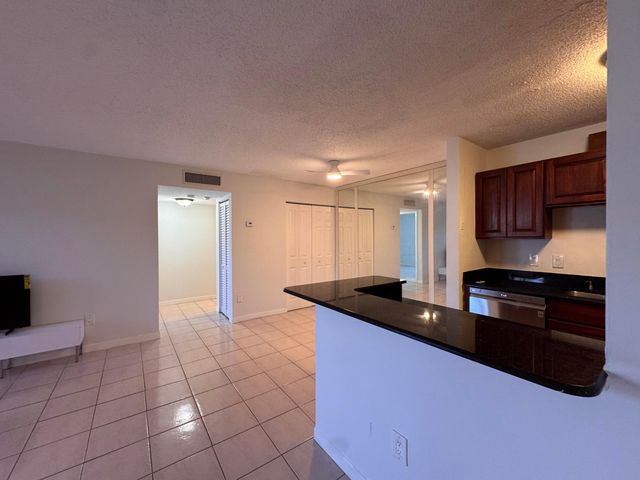 809 NE 199th Street 105-7, Miami, FL 33179
