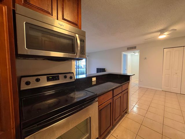 809 NE 199th Street 105-7, Miami, FL 33179