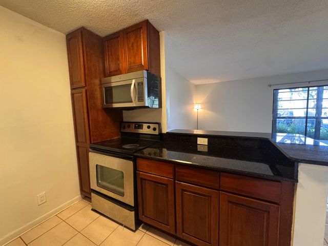 809 NE 199th Street 105-7, Miami, FL 33179
