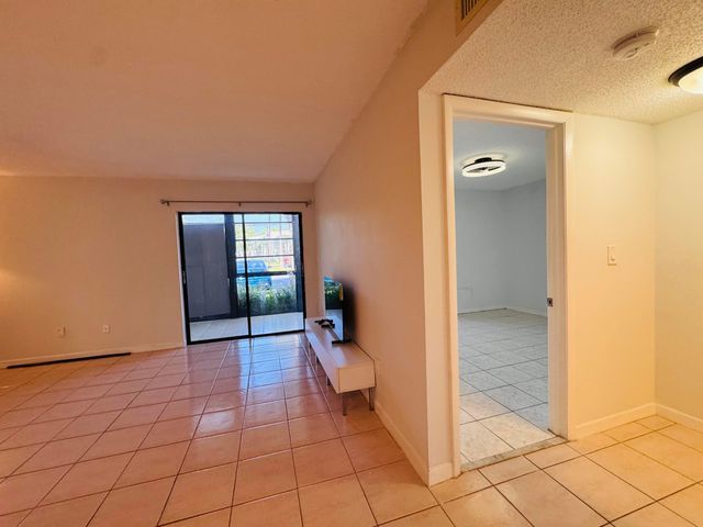 809 NE 199th Street 105-7, Miami, FL 33179