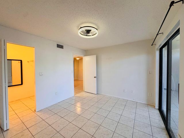 809 NE 199th Street 105-7, Miami, FL 33179
