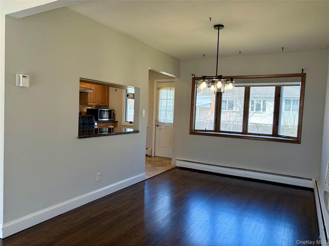 14 Glendale Drive, Melville, NY 11747