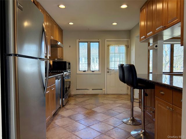 14 Glendale Drive, Melville, NY 11747