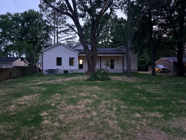 1720 Allison Ave, Columbia, TN 38401