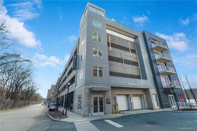 23 Water Grant Street 8I, Yonkers, NY 10701