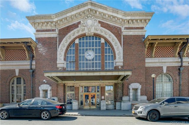 23 Water Grant Street 8I, Yonkers, NY 10701