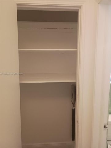 545 74 8, Miami Beach, FL 33142