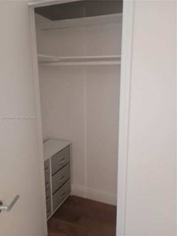 545 74 8, Miami Beach, FL 33142