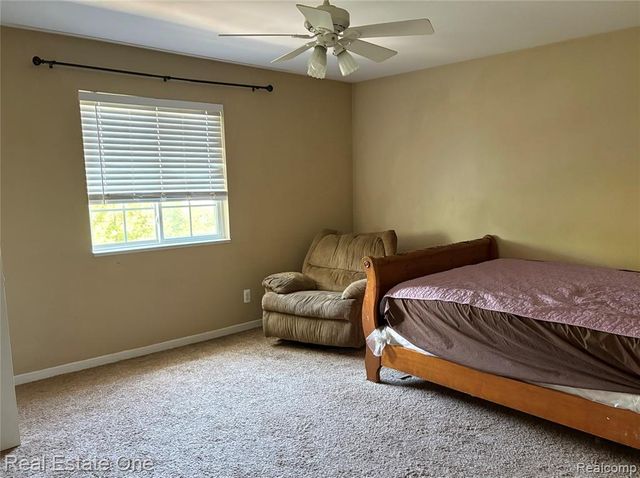 29500 Norfolk Street, Livonia, MI 48152