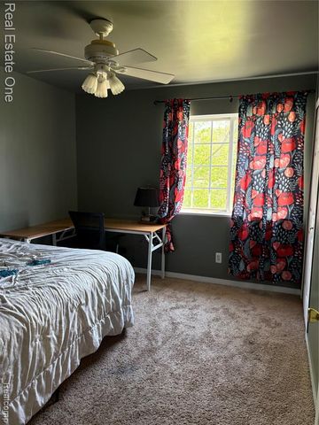 29500 Norfolk Street, Livonia, MI 48152