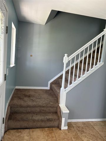 29500 Norfolk Street, Livonia, MI 48152