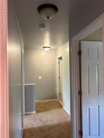29500 Norfolk Street, Livonia, MI 48152