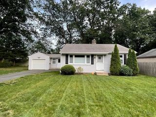103 Kirby St, Springfield, MA 01101