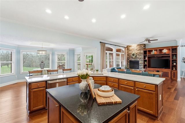 555 Heatherwoode Circle, Springboro, OH 45066