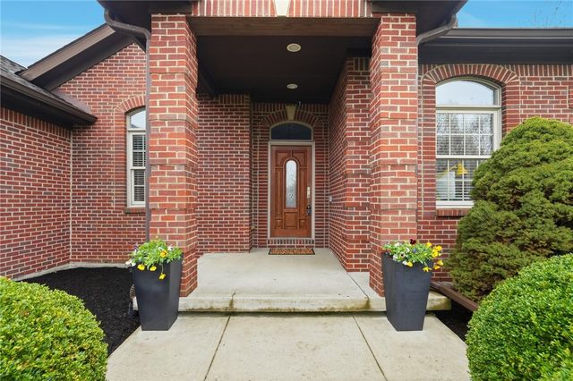 555 Heatherwoode Circle, Springboro, OH 45066