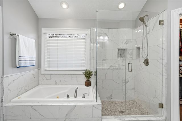 555 Heatherwoode Circle, Springboro, OH 45066