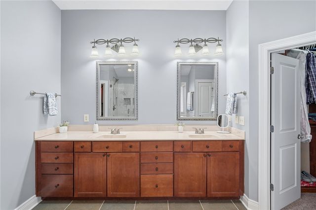 555 Heatherwoode Circle, Springboro, OH 45066