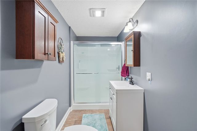 555 Heatherwoode Circle, Springboro, OH 45066