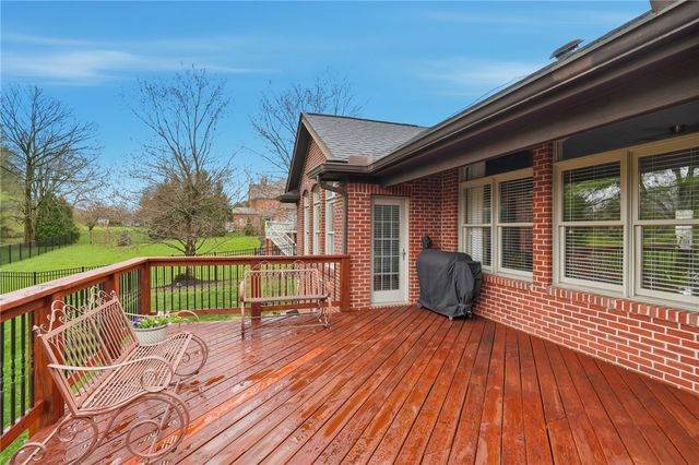 555 Heatherwoode Circle, Springboro, OH 45066