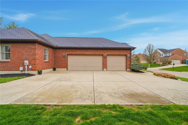555 Heatherwoode Circle, Springboro, OH 45066