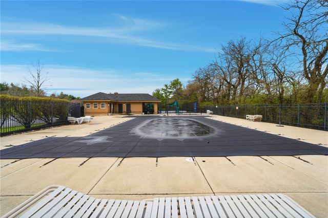 555 Heatherwoode Circle, Springboro, OH 45066