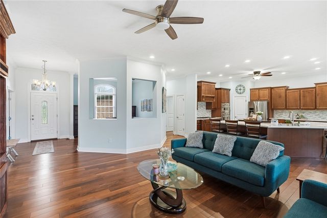 555 Heatherwoode Circle, Springboro, OH 45066