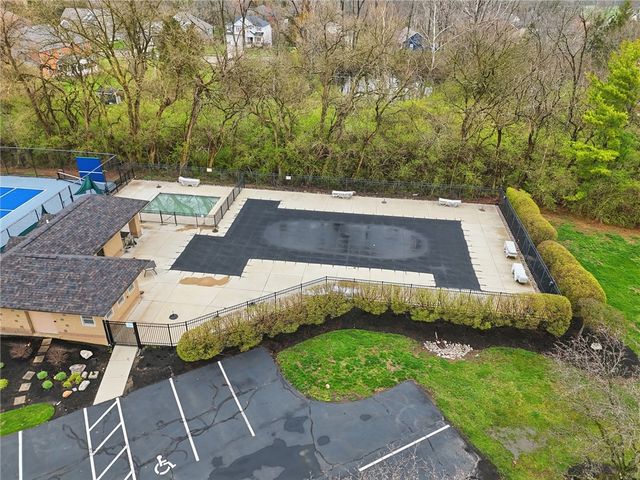 555 Heatherwoode Circle, Springboro, OH 45066