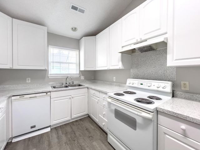 307 Sunburst Way, Summerville, SC 29483