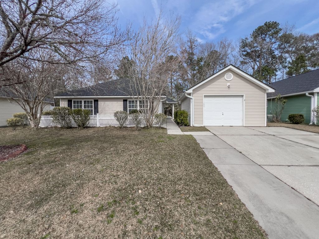 307 Sunburst Way, Summerville, SC 29483