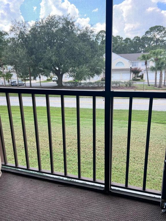 Image 12 of property listing at 3244 CANDLE RIDGE DRIVE 202, Orlando, FL 32822