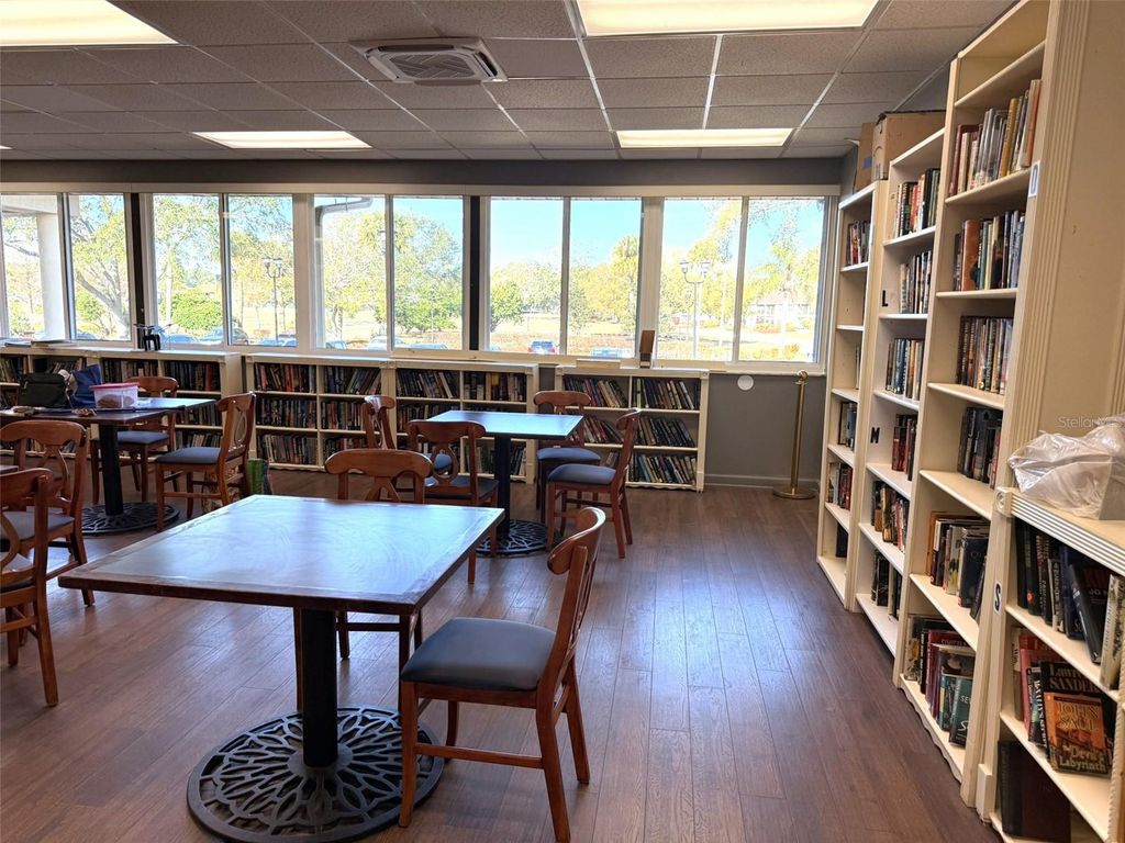 Image 29 of property listing at 3244 CANDLE RIDGE DRIVE 202, Orlando, FL 32822