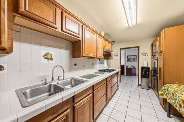2410 S Franklin Street, Dallas, TX 75233