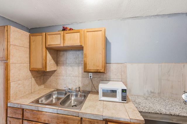 2410 S Franklin Street, Dallas, TX 75233