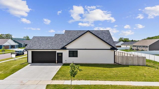 721 Roosevelt Street, Baraboo, WI 53913