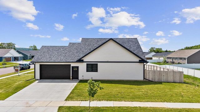 721 Roosevelt Street, Baraboo, WI 53913