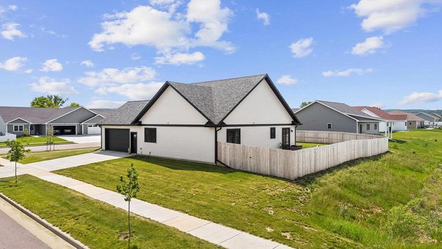 721 Roosevelt Street, Baraboo, WI 53913