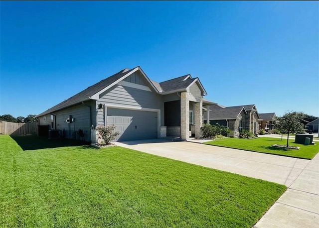 1504 McKinney Court, Brenham, TX 77833