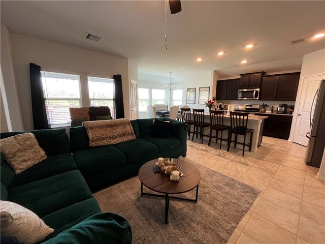 1504 McKinney Court, Brenham, TX 77833