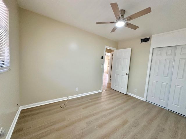 728 Ridge Road 31, Lantana, FL 33462