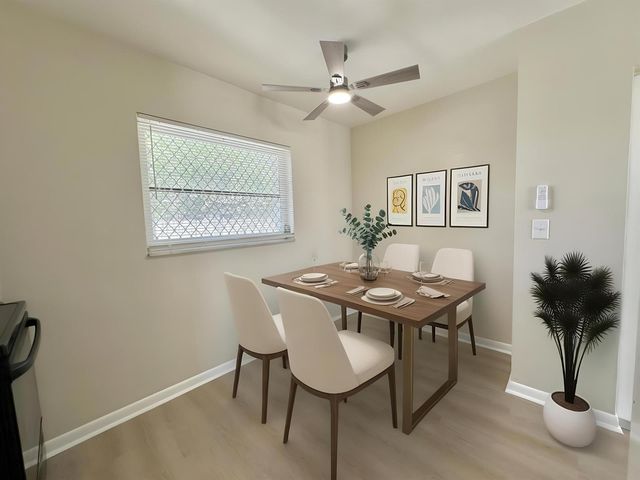 728 Ridge Road 31, Lantana, FL 33462