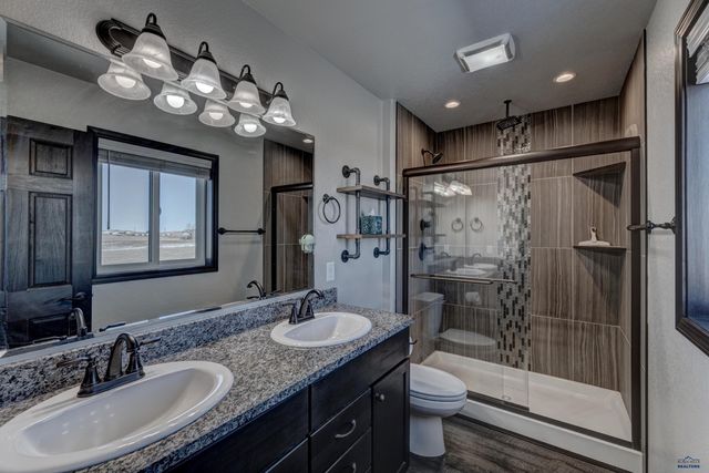 520 BULL RUN DR, Box Elder, SD 57719