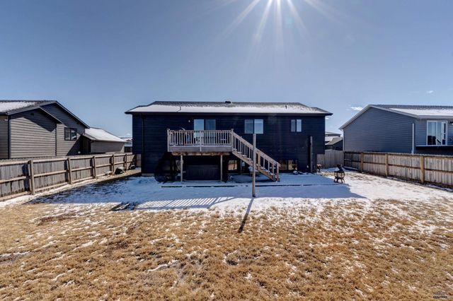 520 BULL RUN DR, Box Elder, SD 57719