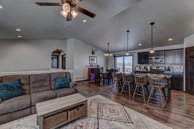 520 BULL RUN DR, Box Elder, SD 57719